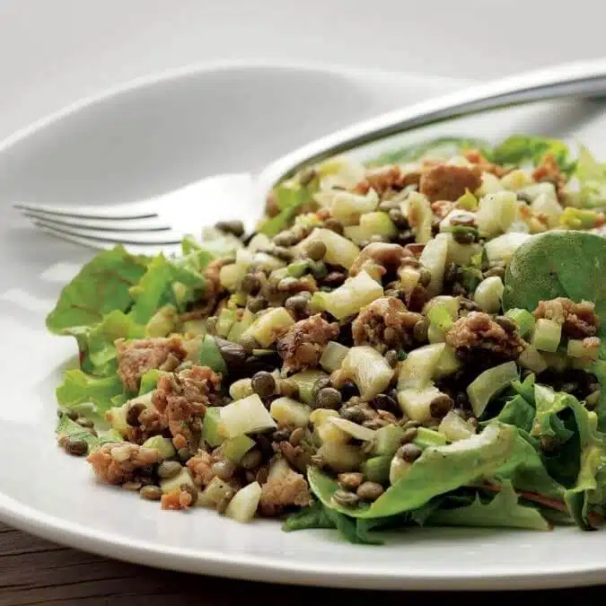 salade de lentilles avec saucisse et pomme